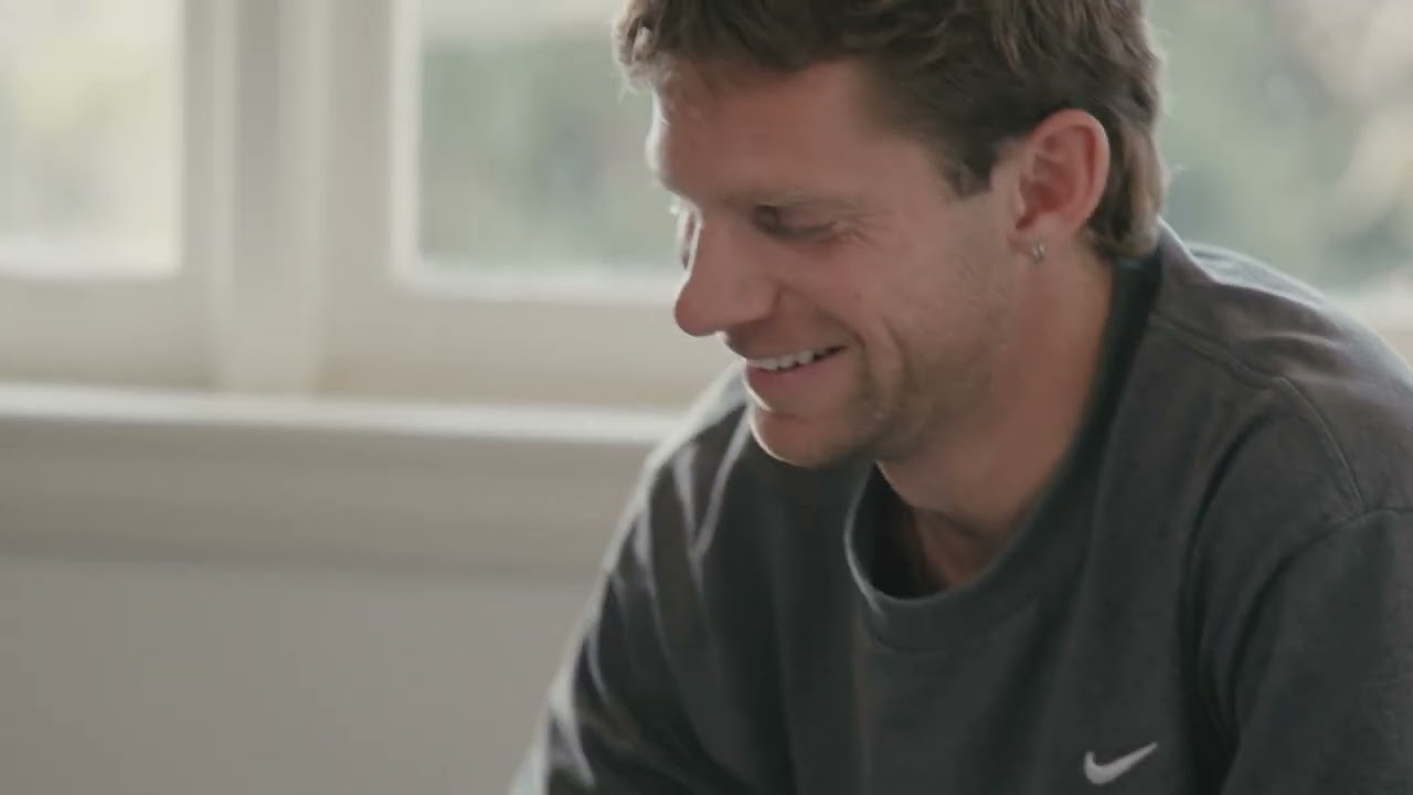 MUG SHOTS | Brett Robinson Australian Olympic Runner