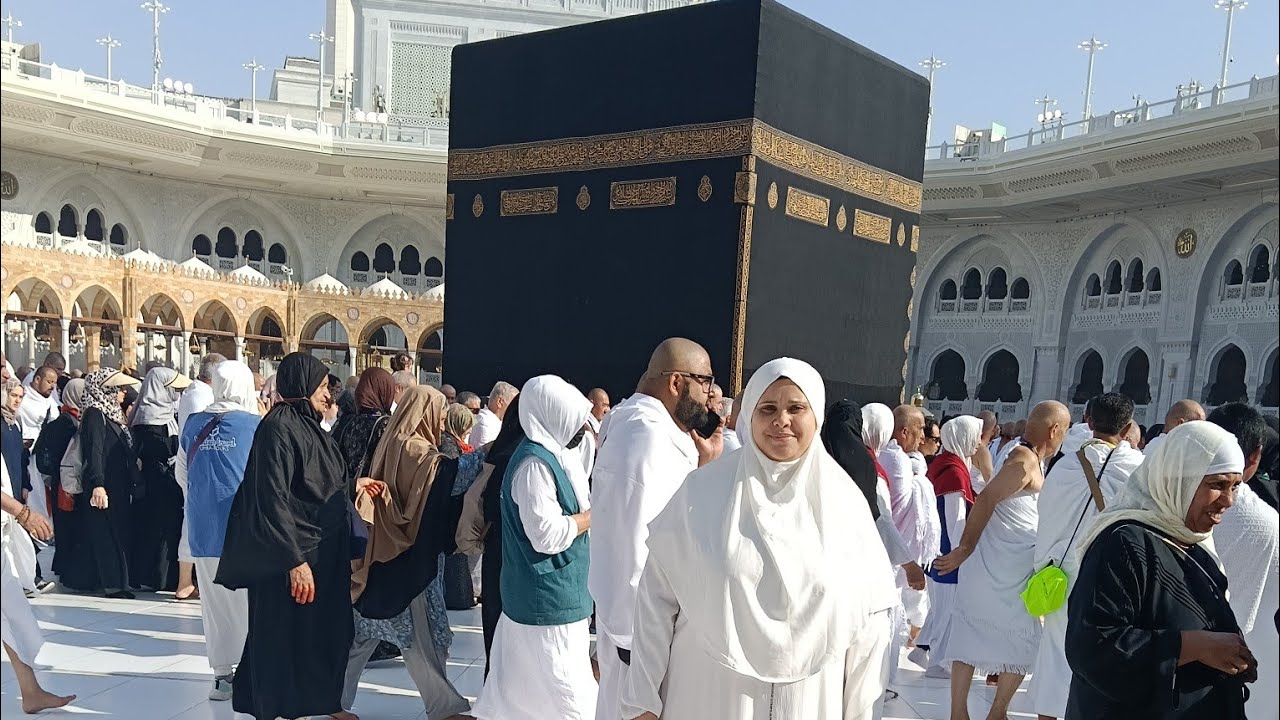 حصلت معجزه وانا فى الكعبه انا انصدمت من اللى حصلى وشفته معقول مكنتي اتوقع اللى حصلى والله