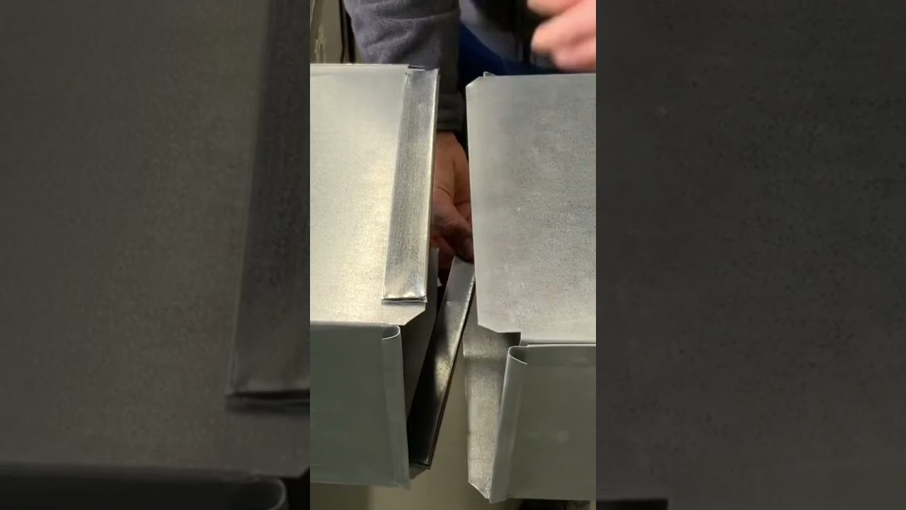 S cleat knifing trick