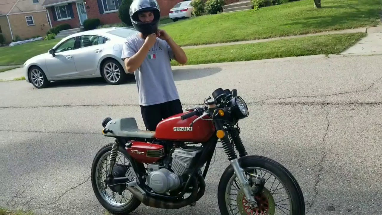 Suzuki GT250: Sounds better than a coolant burning FC