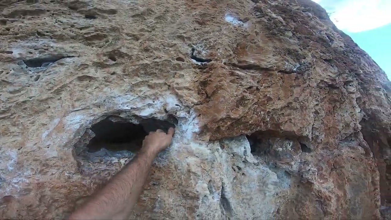 Climbing in Leonidio, Sector Hideout, Route Satellite of Love 6c (7+/8- UIAA)