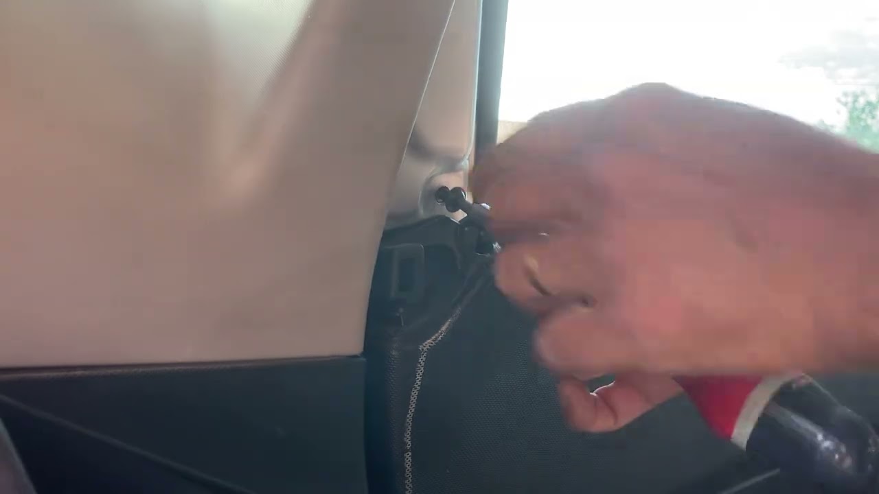 Déblocage porte arrière clio 4