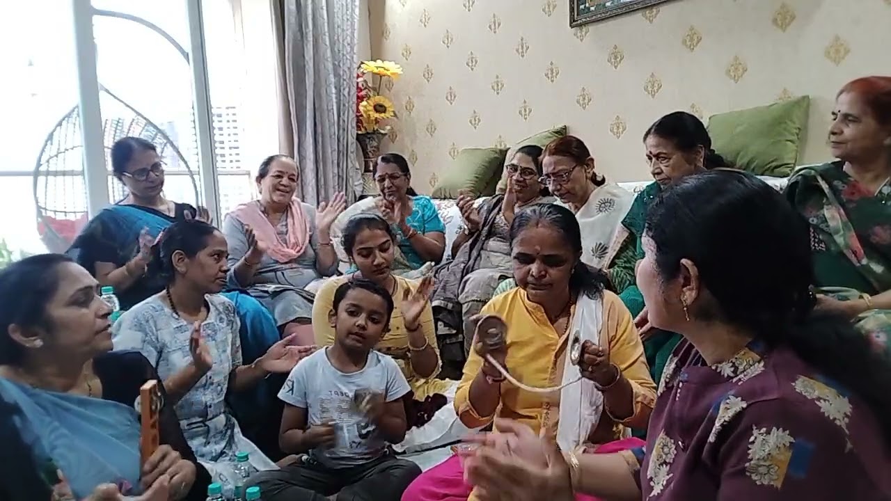 શંકર ભગવાનના ઉંચા મંદિરીયા નીચે બેસી દર્શન થાય મીના પટેલ 