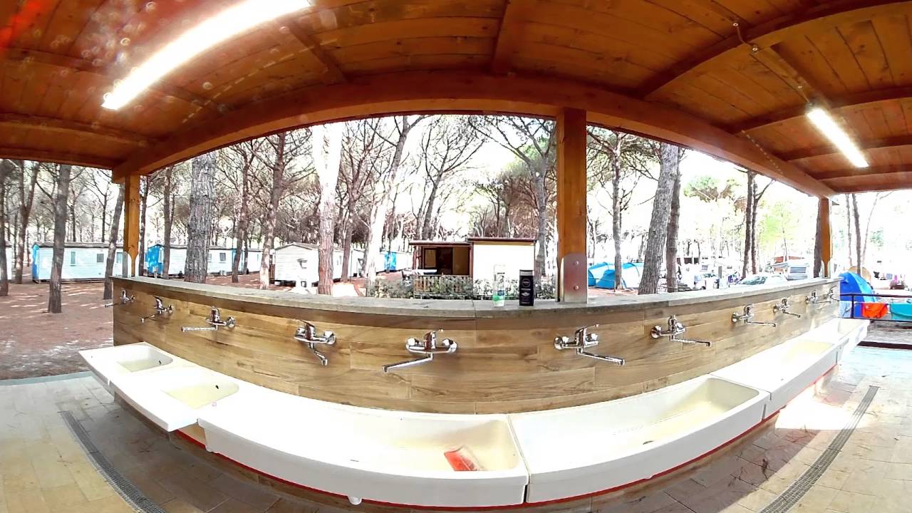Bagni - Europing Camping Village a Tarquinia, nel Lazio - Video 360