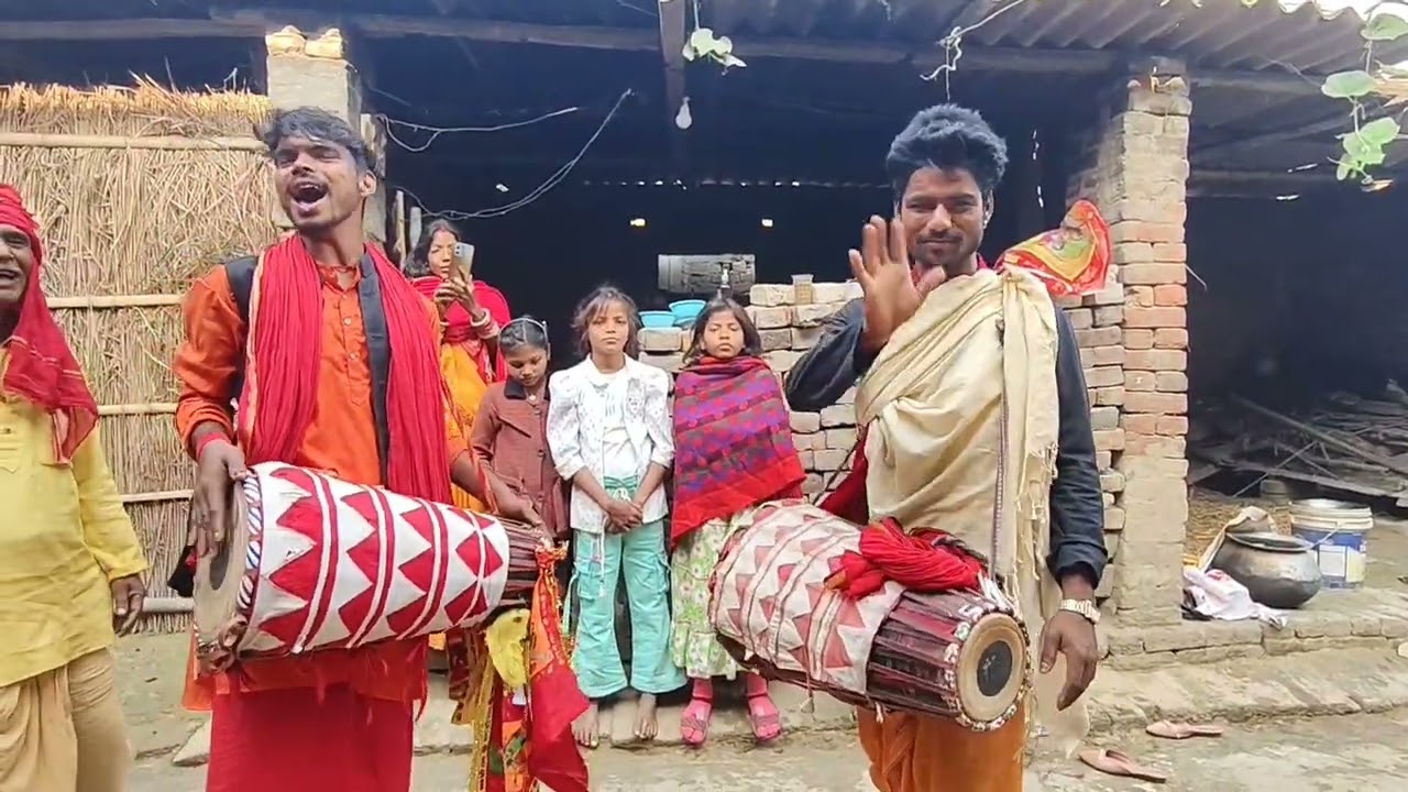 #video सास पुतोह का झूमर स्वर धरविदर मनरीया ग्राम धधुआ जिला वैसाली में 