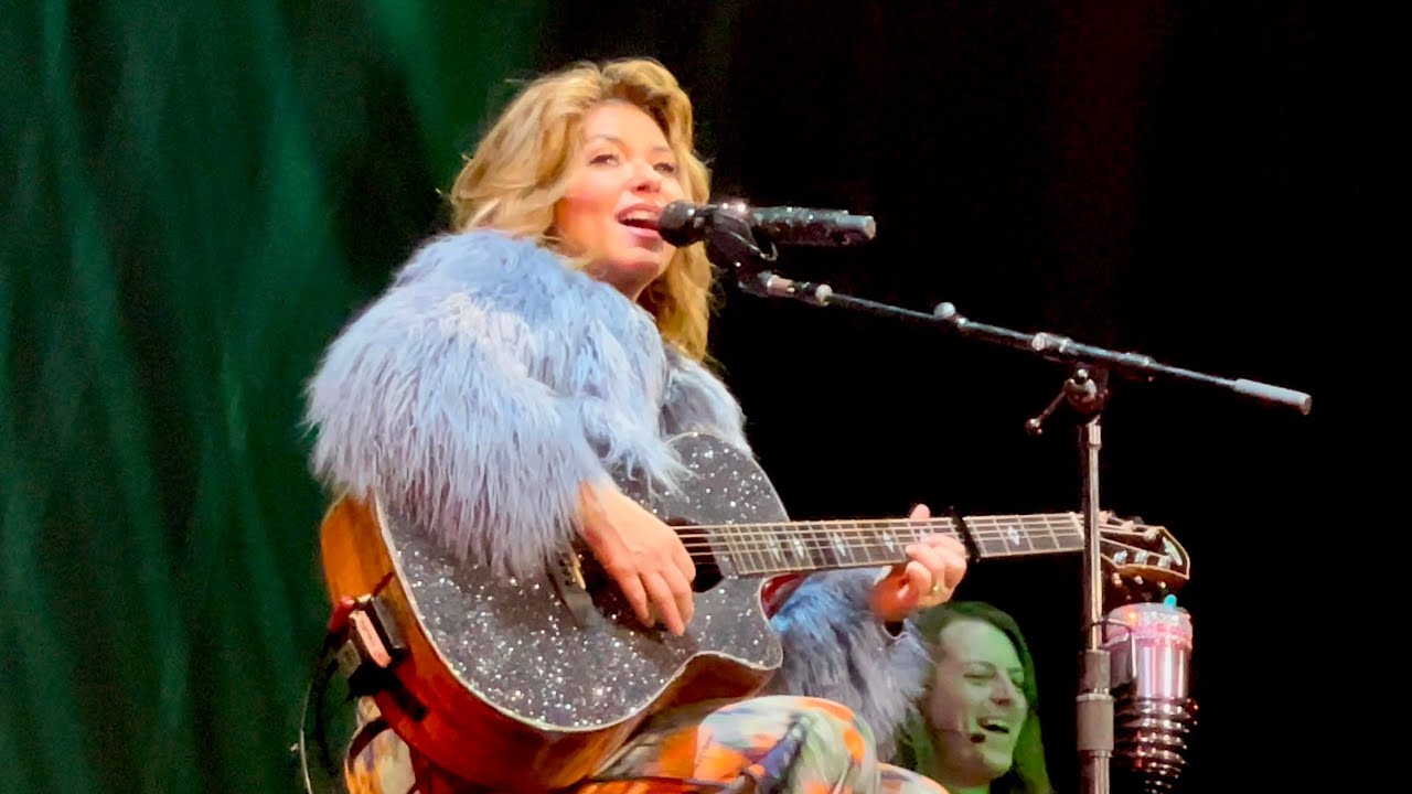 Shania Twain - You’re Still The One live in Las Vegas, NV - 6/15/2022