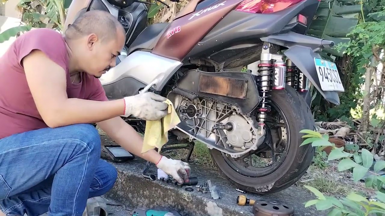 DIY Yamaha XMAX Linis ng Panggilid (Cleaning of XMAX Continuous Variable Transmission Tutorial 101)