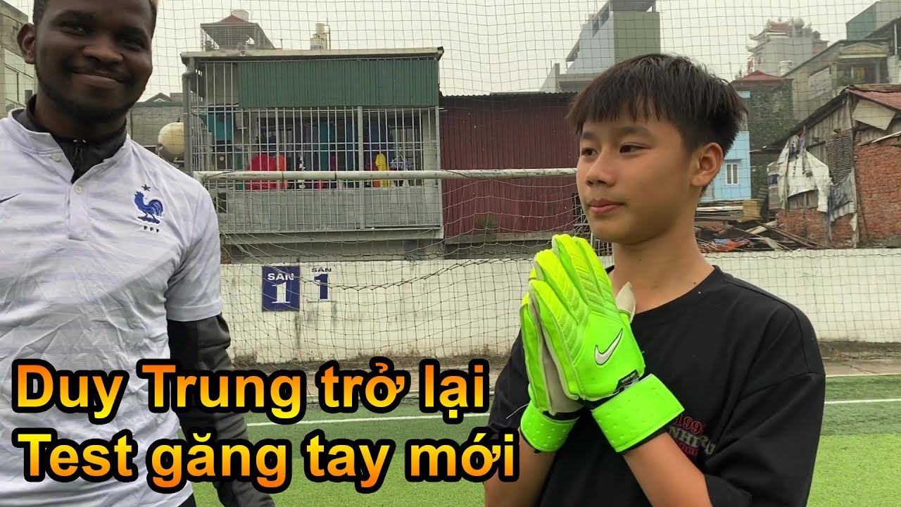 Thử Thách Bóng Đá Duy Trung trổ tài làm thủ môn bắt Penalty bay người cứu thua như De Gea Việt Nam