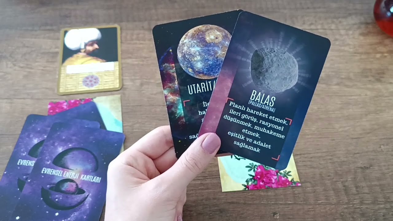 Eril Dişil Açılımı/ Karşılıklı Hisleriniz Düşünceleriniz Neler? Tarot Yorumu 🧚🏻‍♀️
