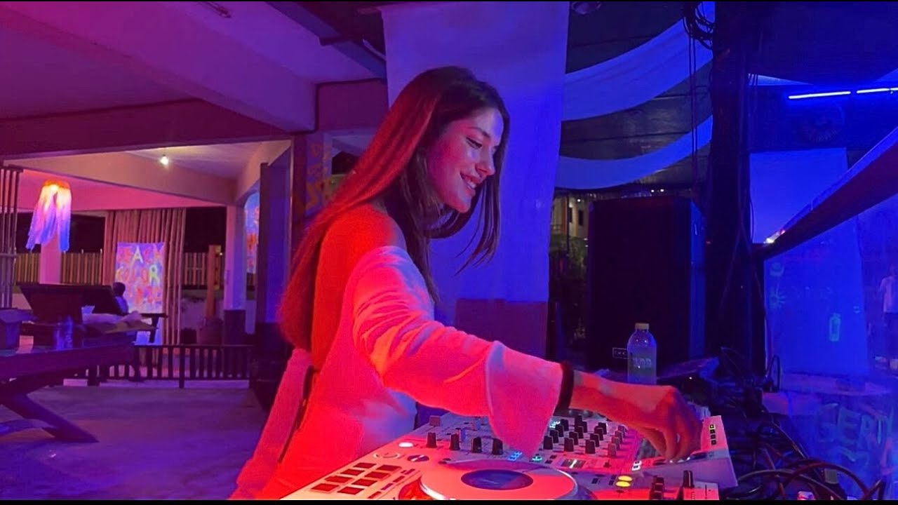 Sara Collado at Lotus Bar | Deep House and Melodic DJ Set | Koh Tao, Thailand