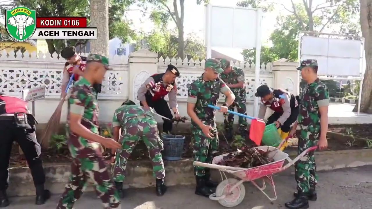 TNI-Polri Dan  Masyarakat  Gelar Apel Pembersihan  Pascabencana Di Masjid Dan Lapangan 