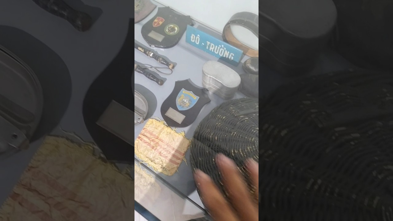 C&aacute;c vật dụng của l&iacute;nh VNCH bỏ lại sau ng&agrave;y 30/4/1975 được người d&acirc;n S&agrave;i G&ograve;n sưu tầm