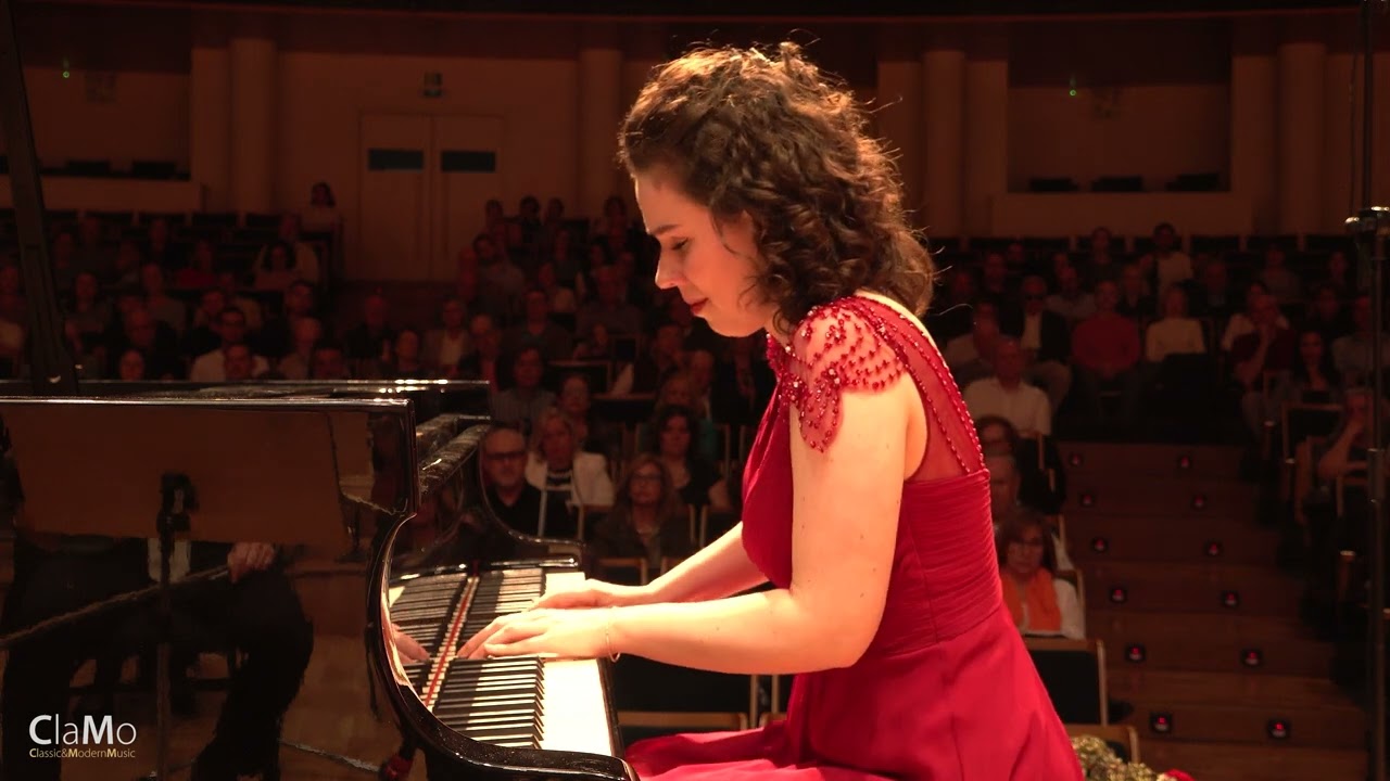 W.A.Mozart - Piano Concerto No.24 K.491 - Alexandra Segal