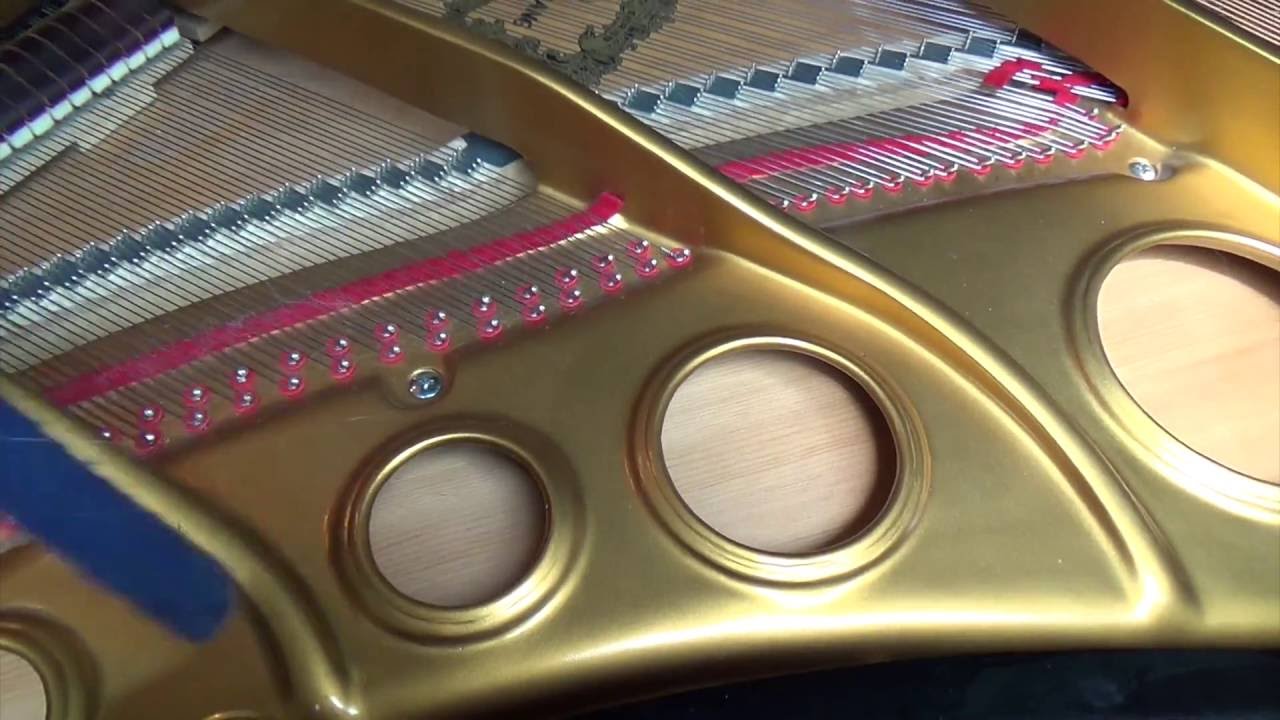 Cleaning a piano Soundboard and Strings