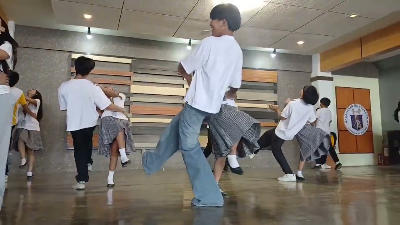 SINAYAW NILA RON ANG MGA LUMANG SAYAW 