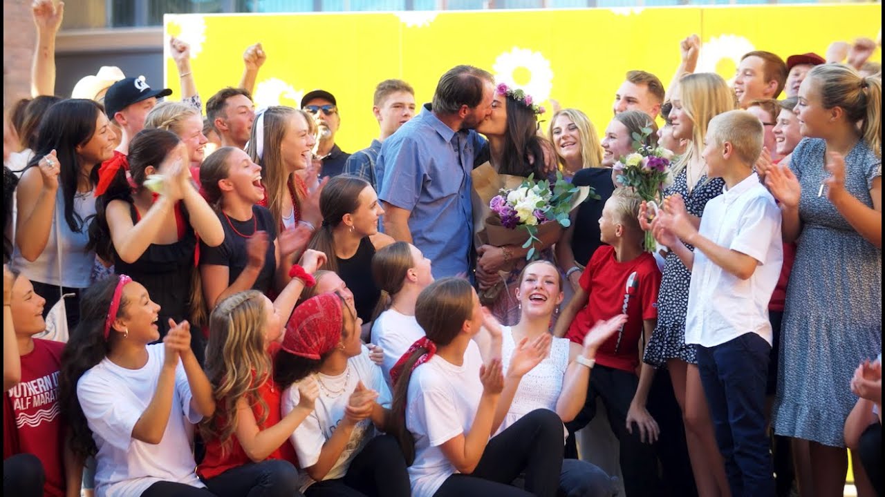 Heartwarming Flash Mob Marriage Proposal at Traverse Mountain 💍