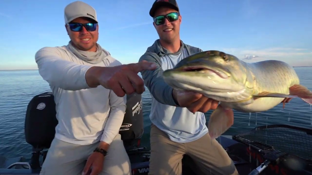 3 Musky Day on Green Bay w/ Doug Wegner!