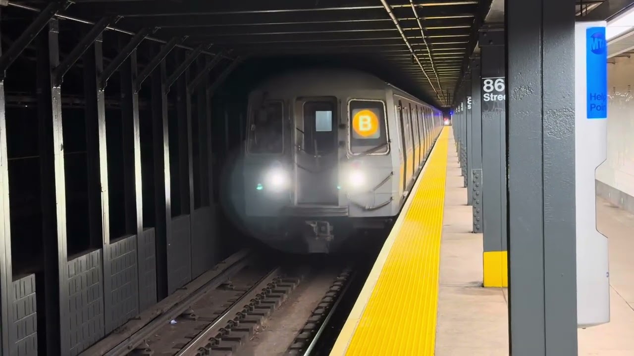 IND Central Park West Line: A/B/C/D trains at 86th street 
