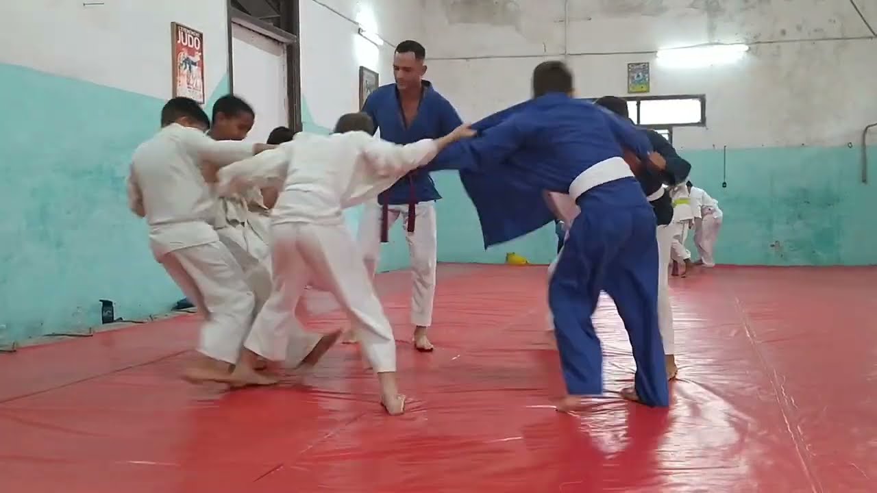Aprende Judo Judocas entrenamiento proyecciones