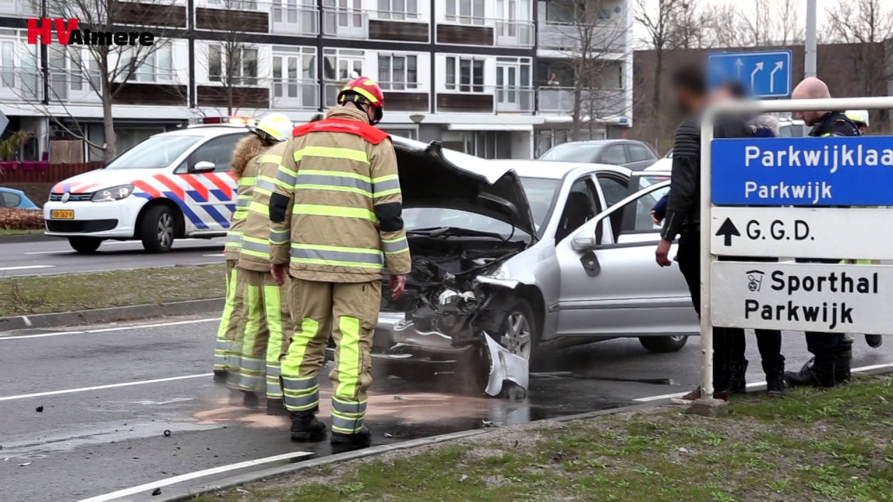 Twee gewonden na aanrijding Cinemadreef
