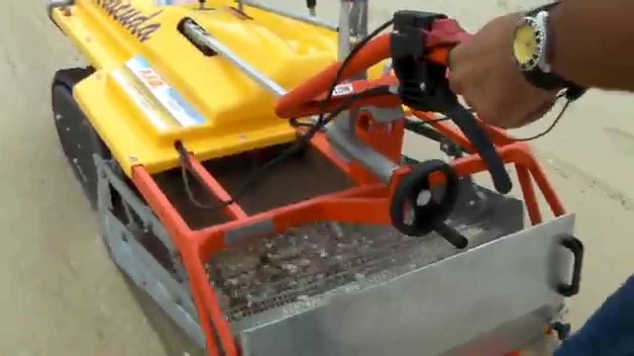Beach Cleaner  Beach cleaning  NO TIRE TRACKS Advanced Track Machine