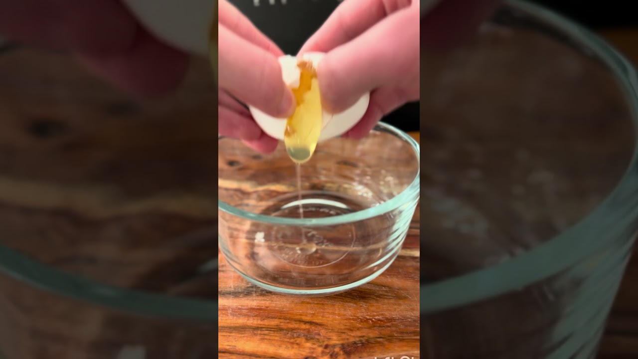 Did you catch that?🤯😱 #satisfyingcooking #asmr #oddlysatisfying #magic #egg #breakfast