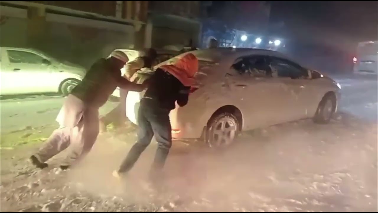Murree ice Road Accidents live Video car slip in snowy Road 22 January