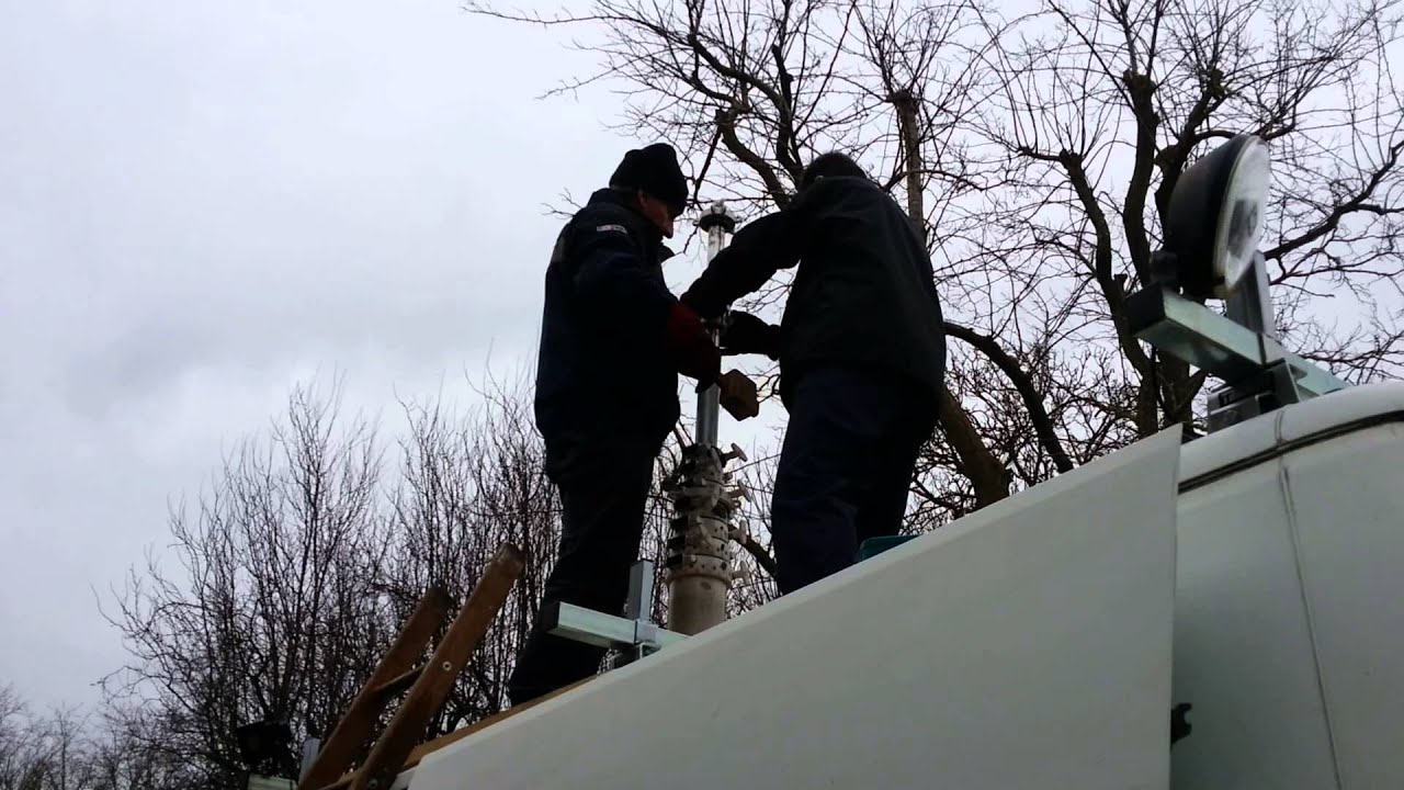 Getting Flossie's Clark Mast Dissasembled