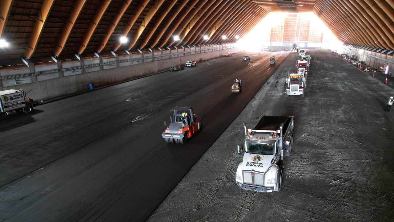 🚨 Incoming: 21,000 square meters of pure paving power—delivered at Delta Port! 🚨