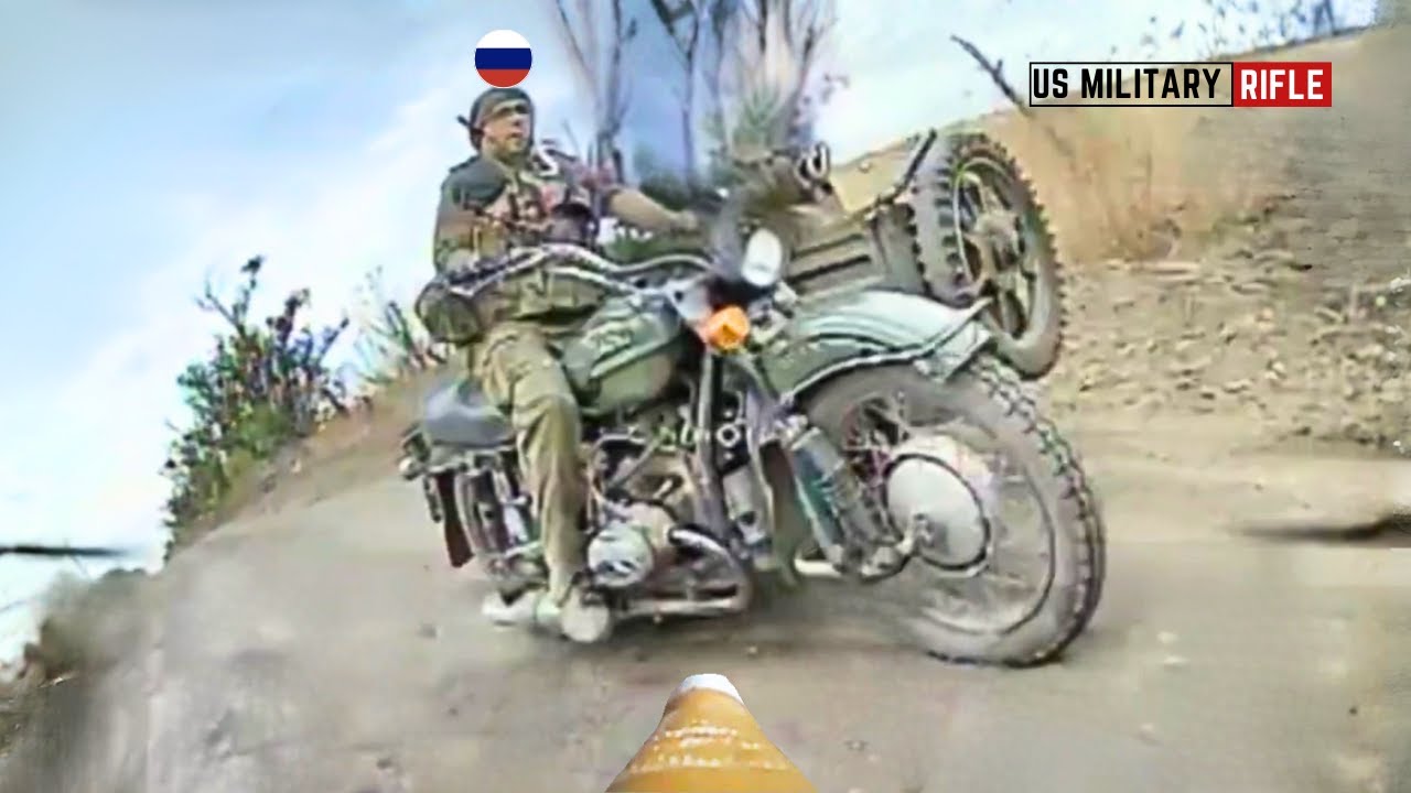 Украинские FPV-дроны выслеживают и уничтожают российских мотоциклистов одного за другим под Покро...