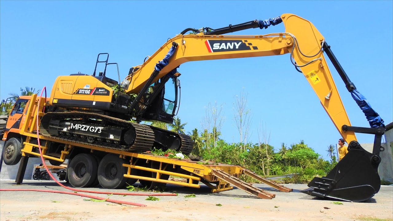 New Excavator Delivery SANY SY215C With Fuso Self Loader Truck
