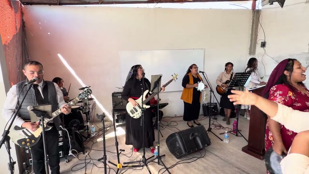 Hay libertad en la casa de Dios - IAFCJ 2da de Querétaro ministerio de alabanza 