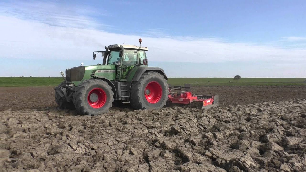 LU Carsten Meyer - Fendt 930 TMS  mit Kreiselegge am Vareler Hafen