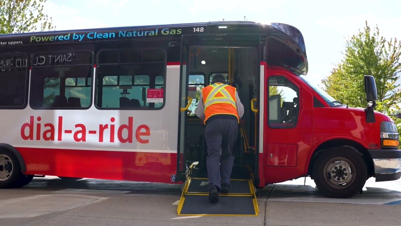 How to board the Metro Bus with your bike, stroller or wheelchairs