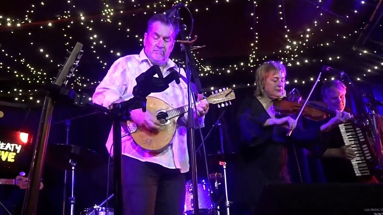 Mick Thomas' Roving Commission : live, Adelaide 2023