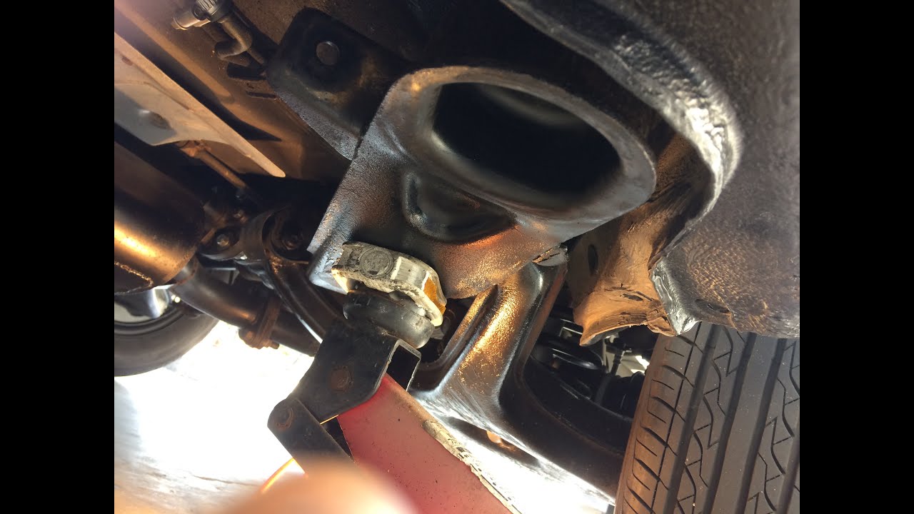 W123 rear subframe bush replacement　リアサブフレームブッシュ交換