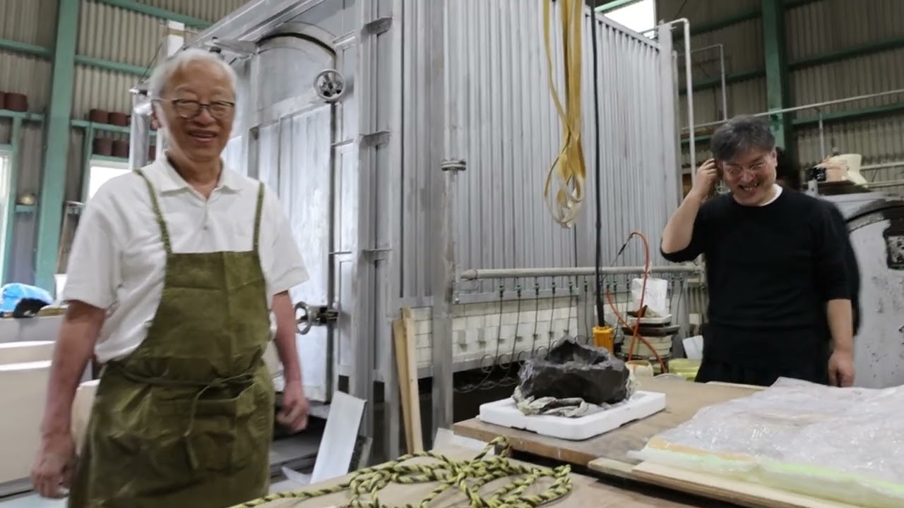 杉本博司の陶芸作品制作現場に潜入する。