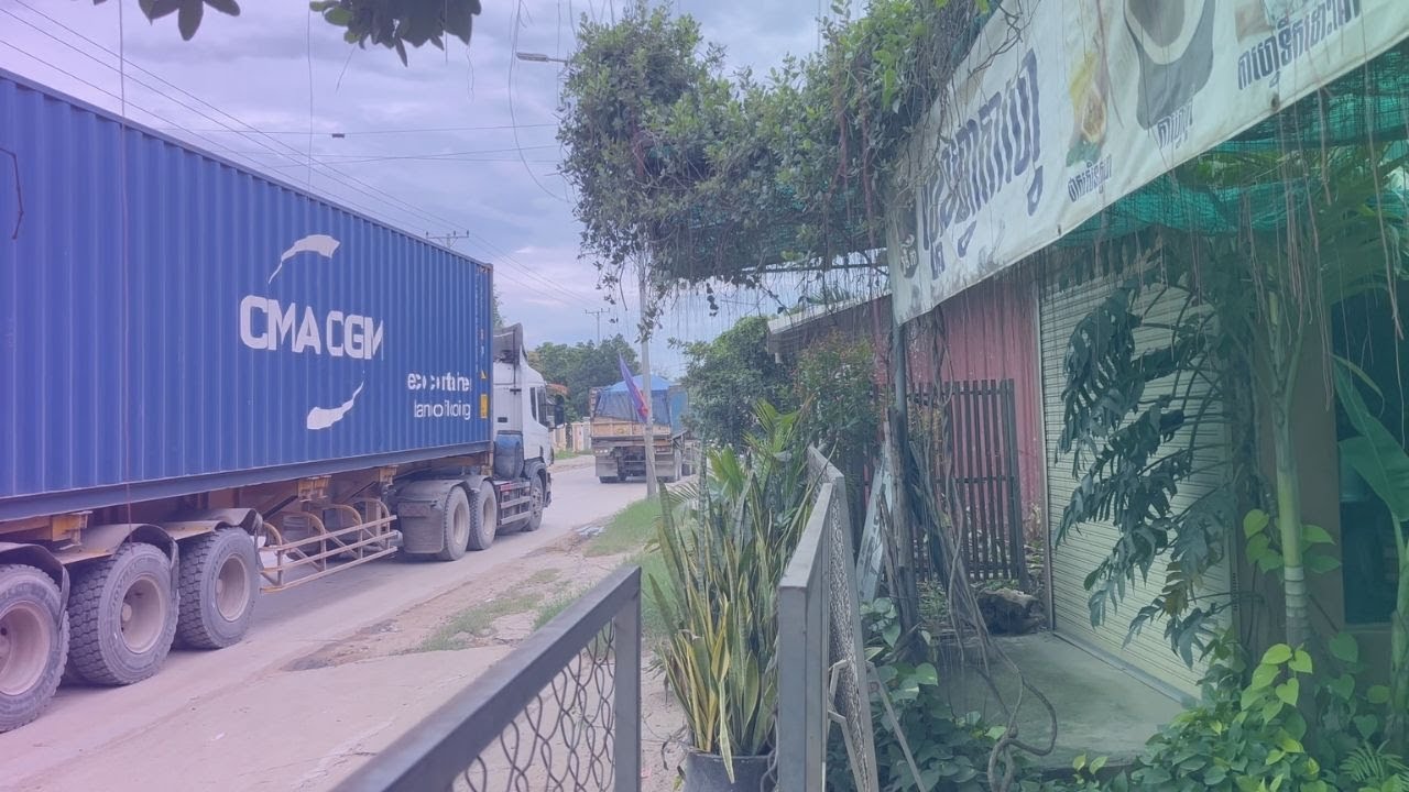 Truck gridlock exposed | Why 2026 highways are collapsing