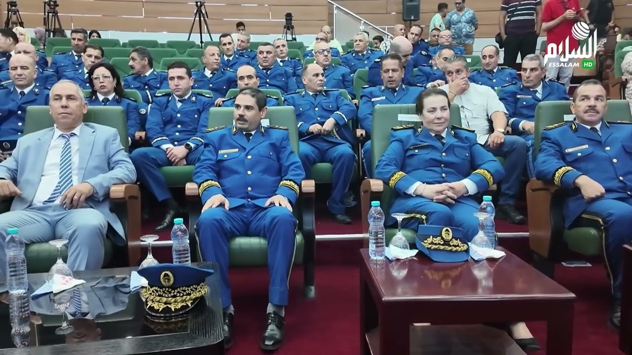 حفل تسليم الرتب لموظفي الشرطة بمناسبة الذكرى ال 63 لعيدهم الوطني