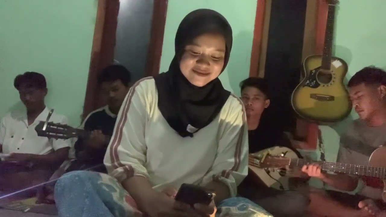 Musim kembalit cover Desi karlina