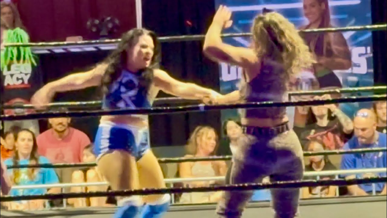 Emily Locke vs Bobbi Thunder