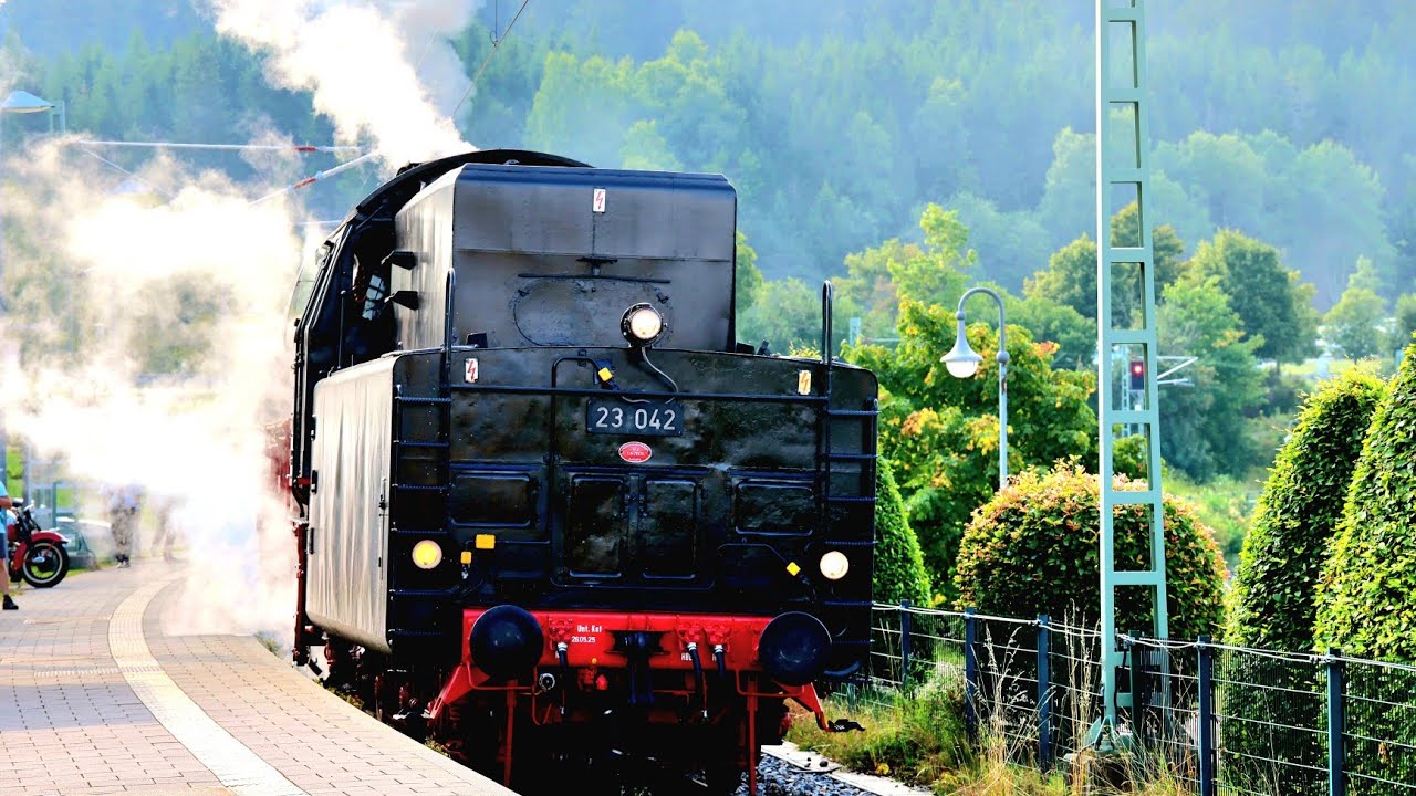 Ausfahrt Dampflok  23 042 aus Schluchsee