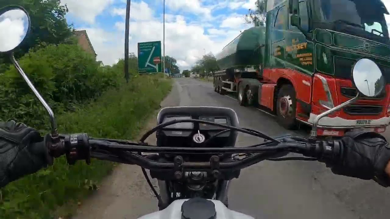 1982 Yamaha DT125 LC Walkaround & Test Ride