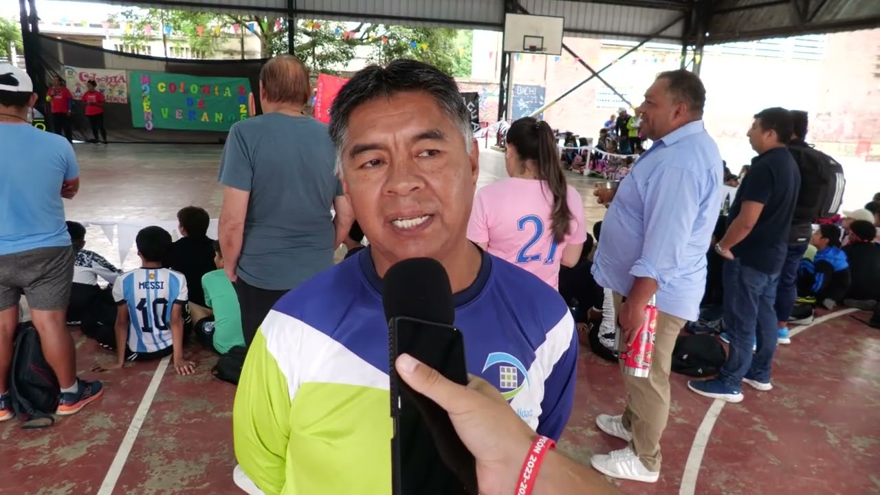 Niños  y niñas disfrutaron de una exhibición de canes en el Multiespacio de Mariano Moreno