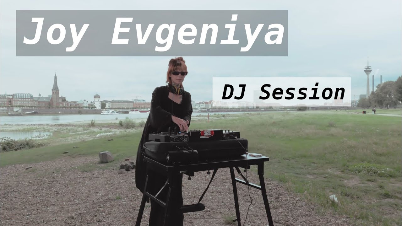 Joy Evgeniya - DJ Set in Düsseldorf am Rhein: Melodic Techno, Italo Moderni, Tranne and Disco