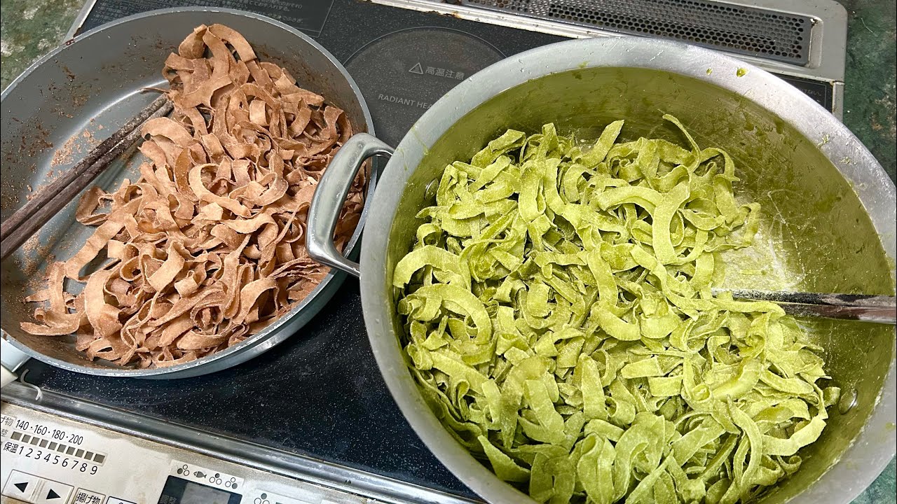 Lần đầu làm mứt dừa matcha và vị milo 1 mình từ a-z, trộm vía thành công. Rất ngon và kì công😋