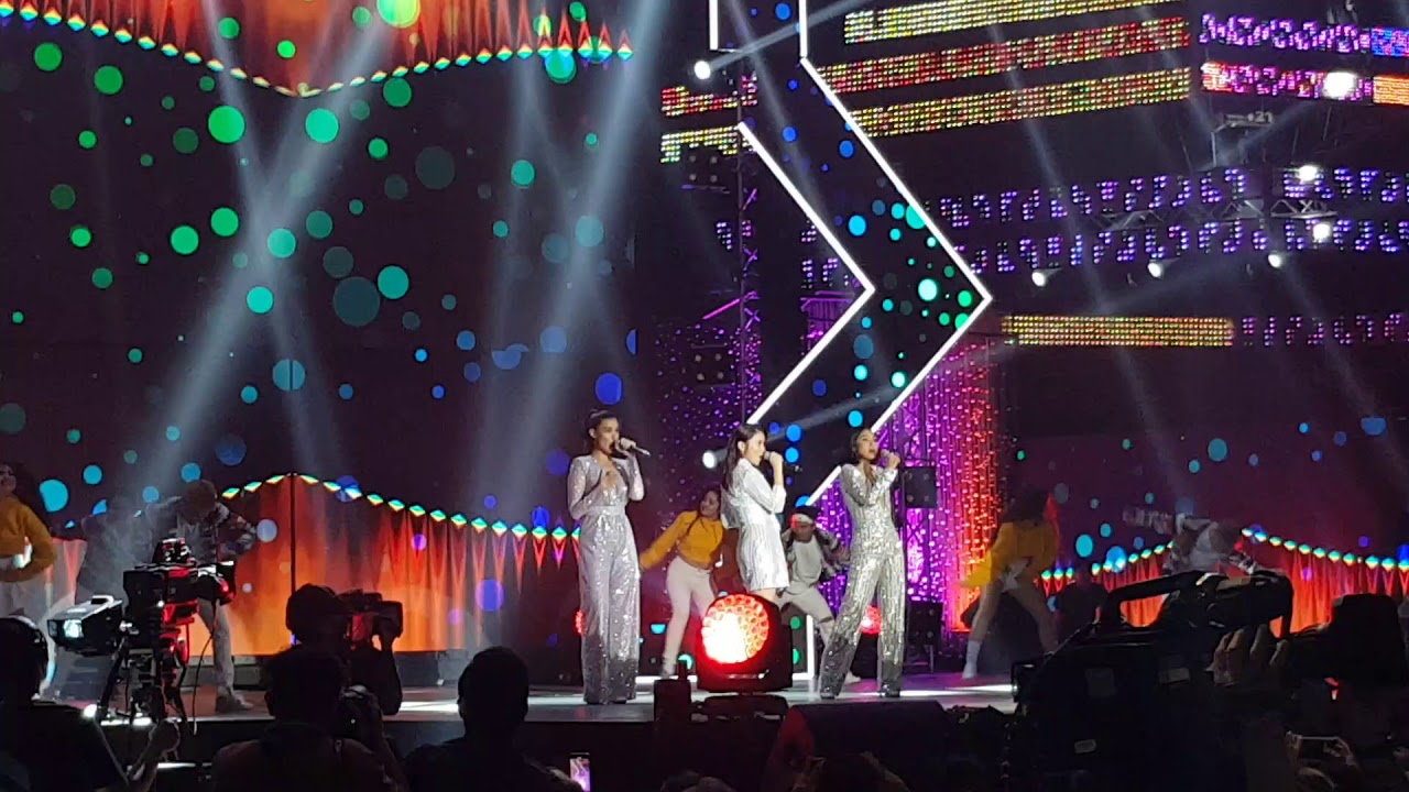 ABS-CBN FAMILY IS LOVE CONCERT: KATHRYN BERNARDO LIZA SOBERANO NADINE LUSTRE