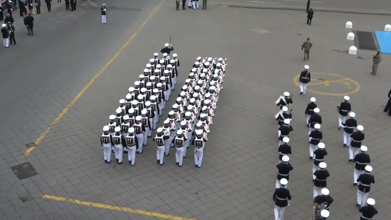 APOLINAV y Escuela Naval Arturo Prat, Ingreso a Plaza Sotomayor, 21 de Mayo 2023