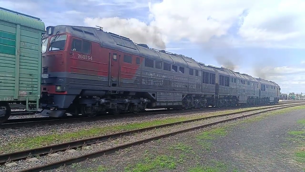 3ТЭ116У-002 с грузовым поездом залетает на станцию Тамбов-1(снято 22.06.2025)