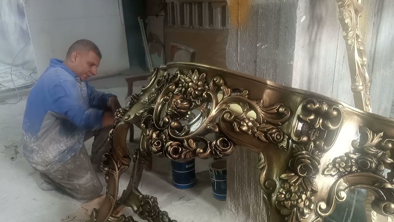 تبتين باللون الاسود على ارضيه دوكو دهبي شياكه وجمال
